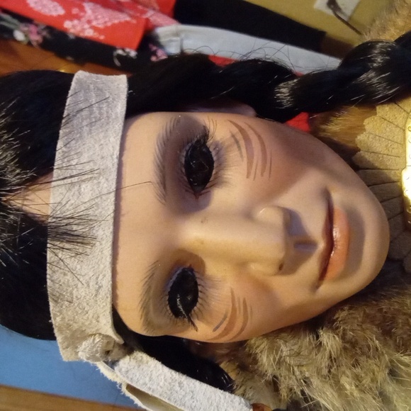 Native American doll - Picture 8 of 10